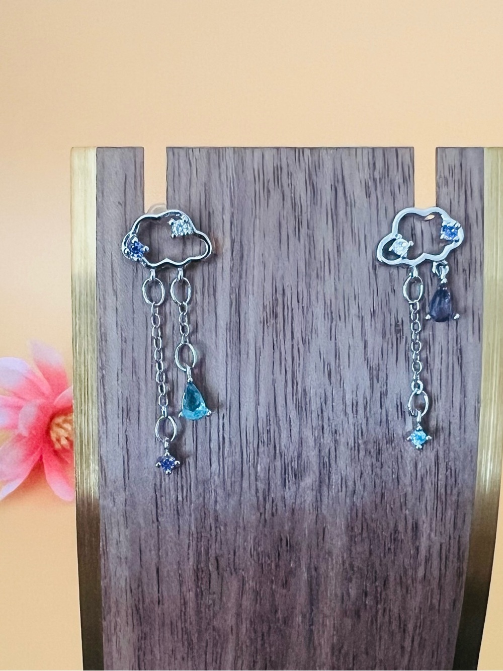 Stainless steel earrings cloud design blue topaz￼